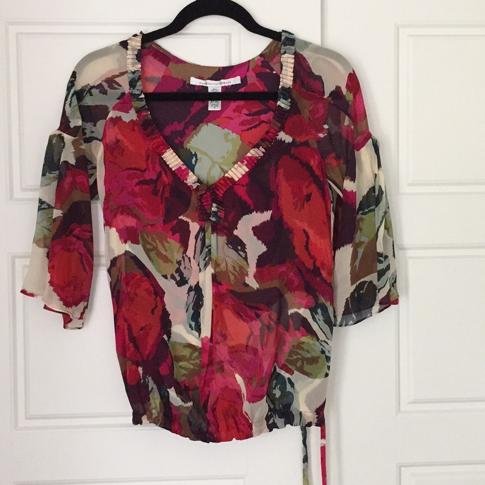 Diane von Furstenberg silk floral blouse - size 0